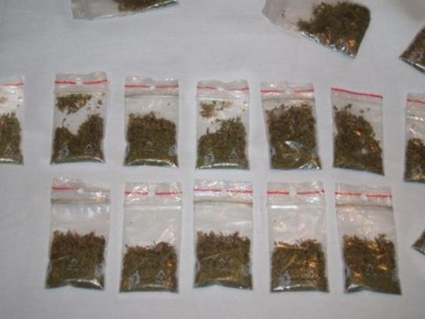 FLAGRANT în Constanţa: Mai mulţi traficanţi de droguri au fost reținuți