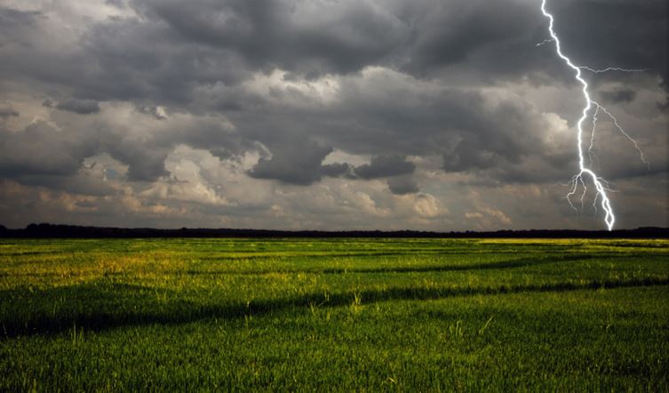 Vremea în Dobrogea: ploi, fulgere şi grindină. De vineri se îmbunătăţeşte
