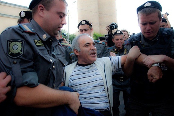 Garry Kasparov: Cât Putin este la putere, nu va fi pace în Europa