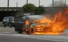 Arde o maşină pe Autostrada Soarelui!