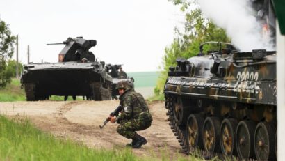 Exerciţii cu muniţie reală de luptă la Babadag