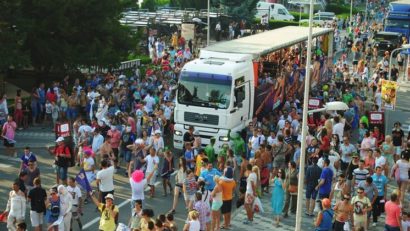 Distracţie şi bani. Nu e Las Vegas, e Mangalia