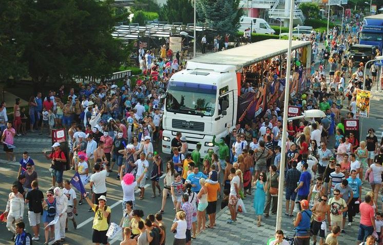 Distracţie şi bani. Nu e Las Vegas, e Mangalia