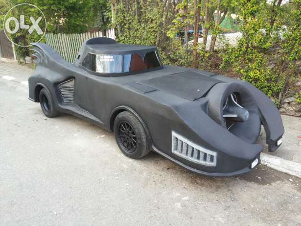 „Maşina lui Batman”, de vânzare, pe internet