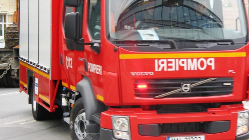 TULCEA: Incendiu la o casă pe strada Elena Doamna