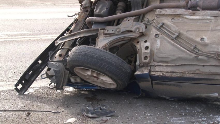 TULCEA: Viteza și carosabilul umed au băgat un șofer în spital