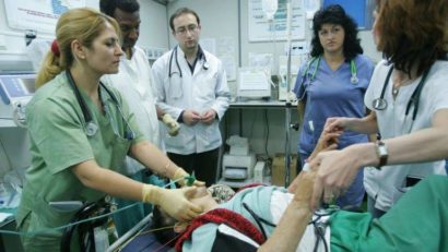 Gărzi plătite mai bine pentru medici