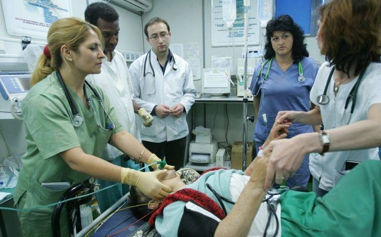 Gărzi plătite mai bine pentru medici