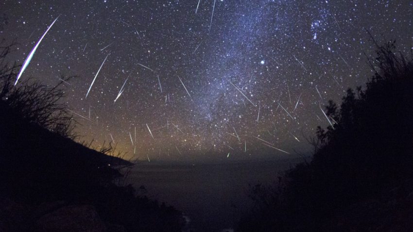 Ploaie de meteori vizibilă și pe cerul României