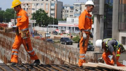Muncitori în construcţii, angajaţi la negru, depistaţi de inspectorii ITM Constanţa