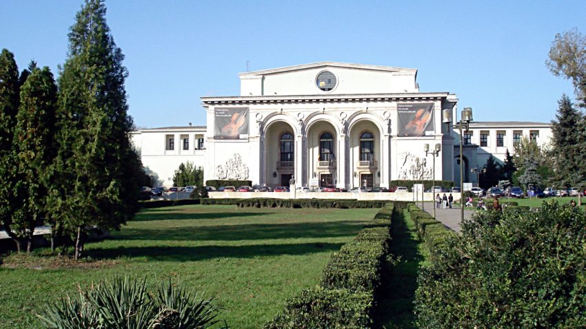 Percheziții la Opera Națională