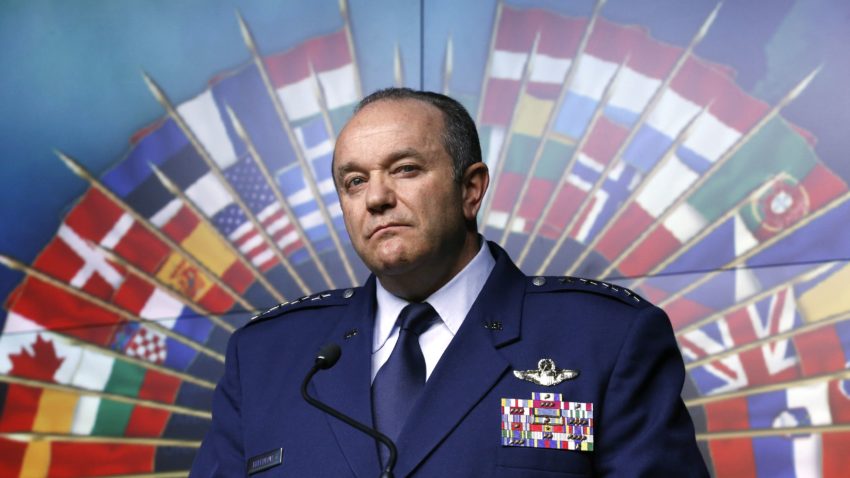Comandant NATO: Rusia pregăteşte un nou atac în Ucraina