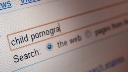 SCANDALOS. Cadru didactic din Giurgiu, arestat pentru corupere de minori și pornografie infantilă
