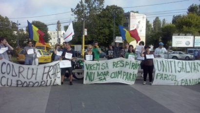 AUDIO: Distrugerea spaţiilor verzi i-a scos din nou pe constănţeni în stradă