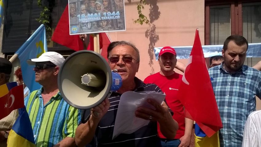 CONSTANŢA: Protest al tătarilor în faţa Consulatului Rusiei