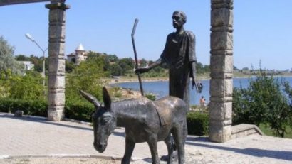 AUDIO: Statuia lui Techir, vandalizată în fiecare an
