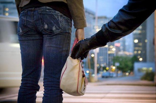 Un tâlhar terorizează femeile din Cernavodă