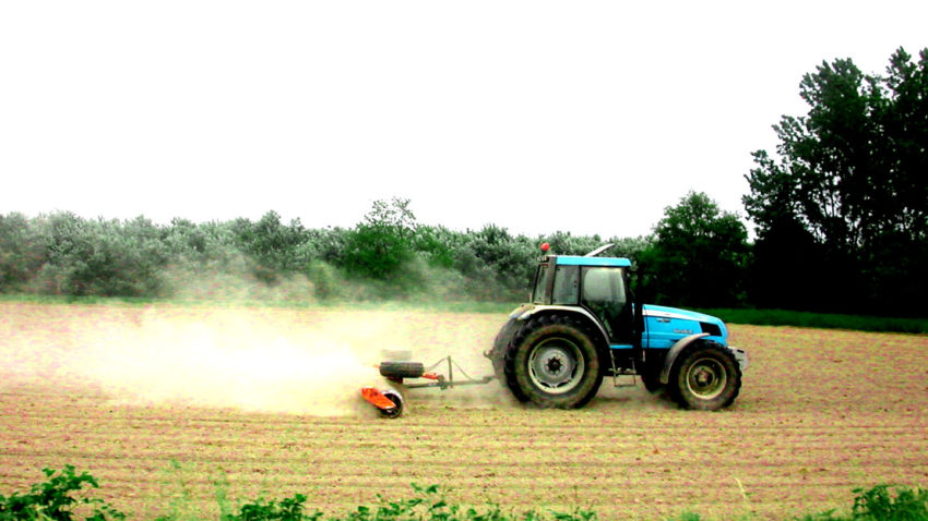 Bani de motorină de la UE pentru agricultorii români