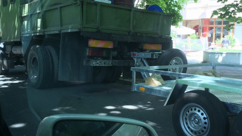 Trafic îngreunat pe strada Mircea cel Bătrân