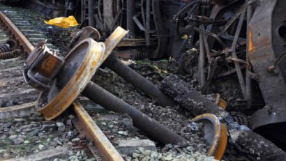 Un tren de marfă cu 37 de vagoane deraiat! Vezi ce garnituri au fost anulate