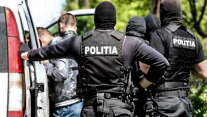 Urmăriţi naţional, prinşi de poliţiştii din Constanţa