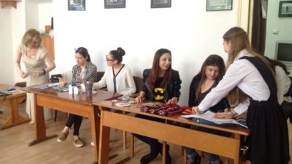 AUDIO: Lanţul mânuţelor fericite are încă o za