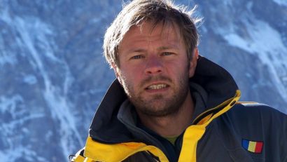 Doi dintre alpiniştii români surprinşi de cutremurul din Nepal s-au întors în ţară