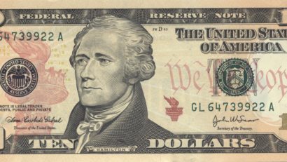 Se schimbă dolarii americani!