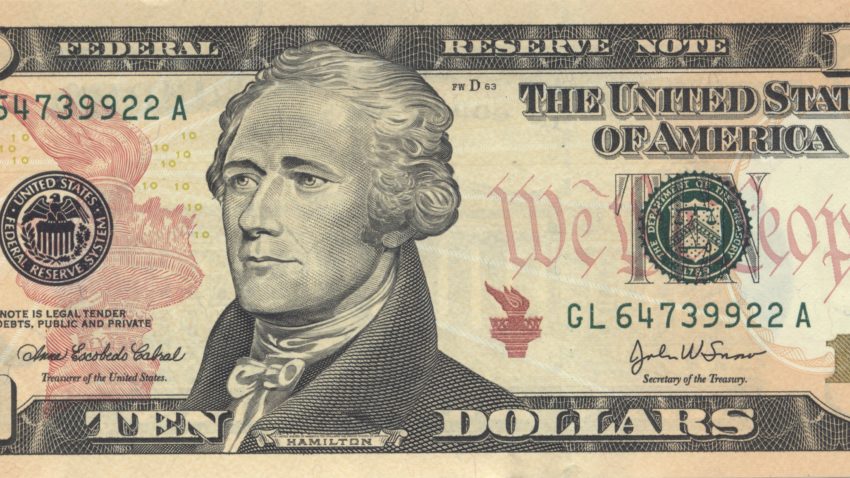 Se schimbă dolarii americani!