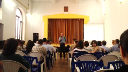 Are profesorul libertate profesională?