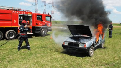 (FOTO) Exerciţiu spectaculos al pompierilor de la ISU Călăraşi