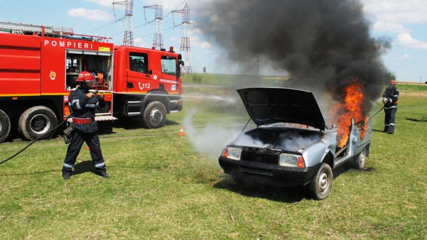 (FOTO) Exerciţiu spectaculos al pompierilor de la ISU Călăraşi