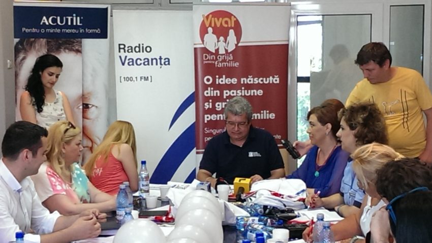 (FOTO) „Copiii nu se pierd, ajung la Radio Vacanţa – Brăţara de Vacanţă”