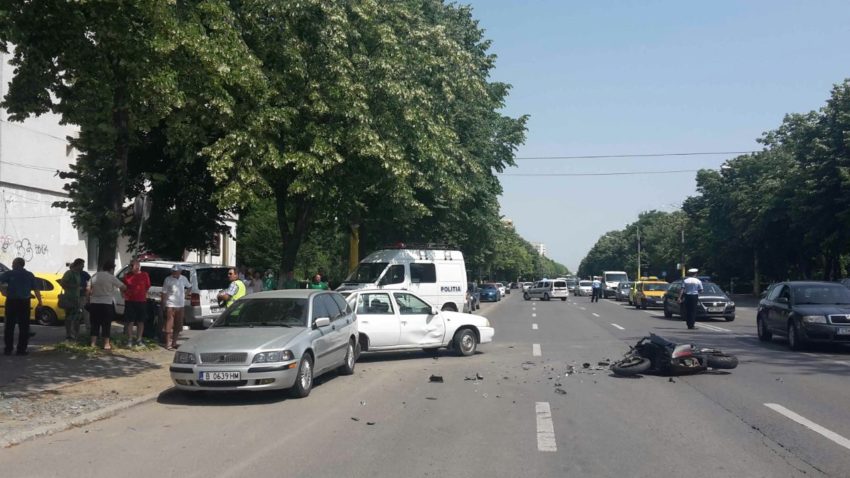 (FOTO) Motociclist rănit în accident în Tomis Nord