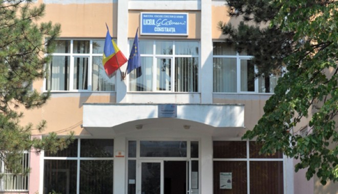 CONSTANŢA: Dosar penal la Liceul „George Călinescu“, pentru zădărnicirea combaterii bolilor