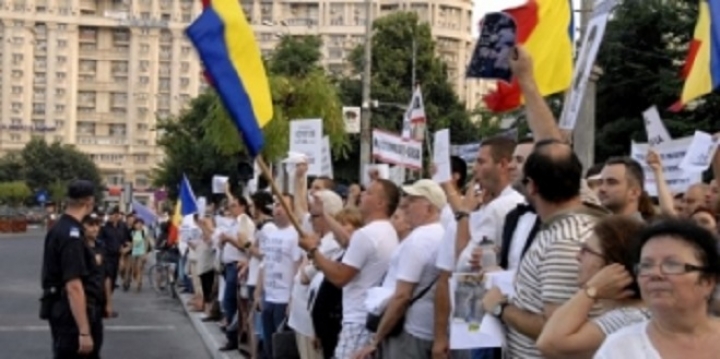 Sindicaliştii din administraţie ameninţă cu greva generală