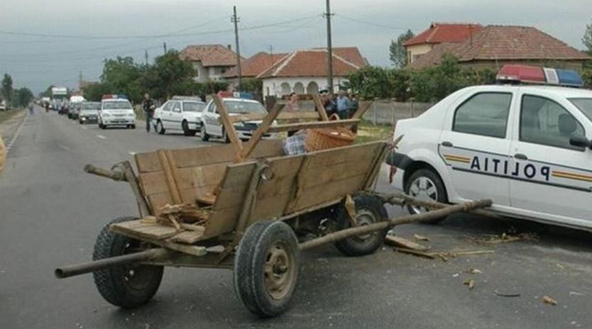 Accident de la Castelu. Atenţie la căruţele care ies în drum!