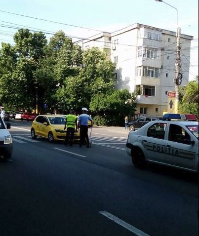 CONSTANŢA: Accident pe strada Soveja. Adolescentă, lovită pe trecerea de pietoni