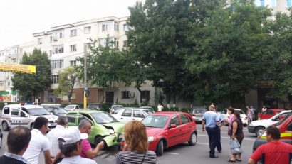 Accident rutier în faţa Galeriilor Soveja