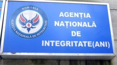 Legea incompatibilităţii aleşilor locali se întoarce în Parlament
