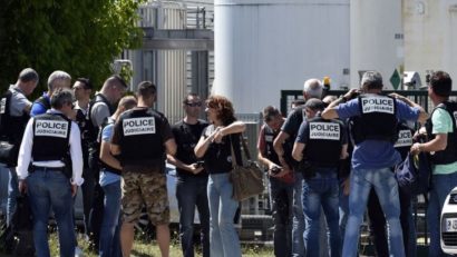 Nou ATAC TERORIST în Franţa. O persoană a fost decapitată