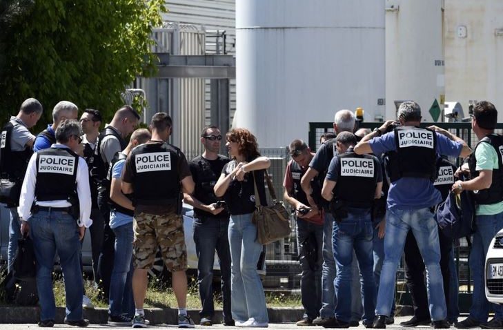 Nou ATAC TERORIST în Franţa. O persoană a fost decapitată