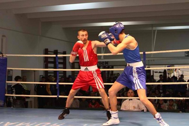 Doi pugiliști români mai au șanse de calificare la JO 2016