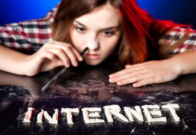 AUDIO Dependenţa de Internet este gravă, dar se tratează!