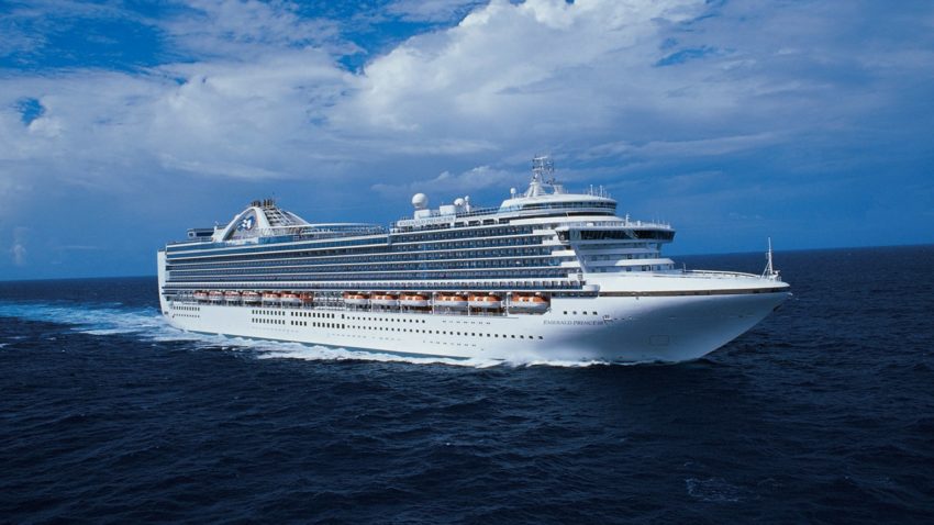 Una dintre cele mai luxoase nave de croazieră din lume a acostat în Portul Constanța
