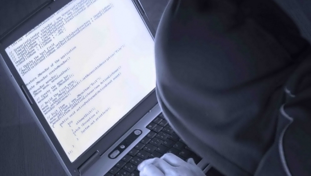 ATENȚIE: Un virus informatic fură datele bancare ale cliențitor