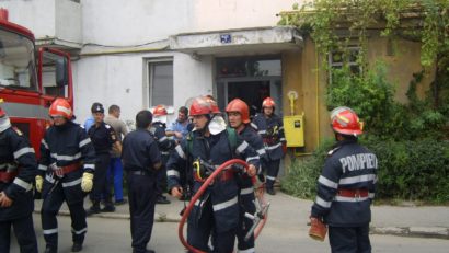 UPDATE/ Alertă la Pompieri! ARDE un apartament din Medgidia
