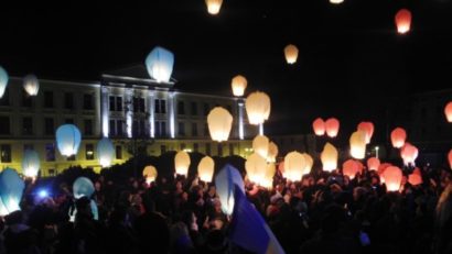 Constănţenii înalţă lampioane tricolore pentru Basarabia