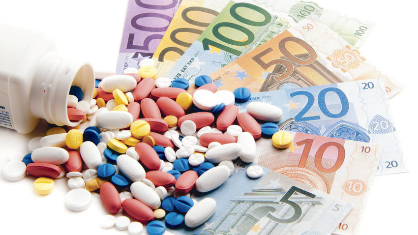 AUDIO: De ce NU îi ajută pe bolnavii români scăderea preţului medicamentelor