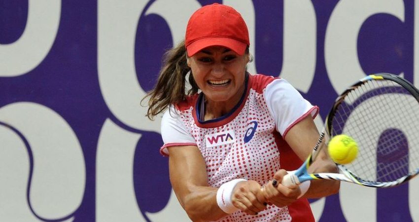 Monica Niculescu trece de Agnieszka Radwanska